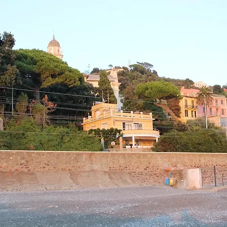 Vila Laura Cavi di Lavagna